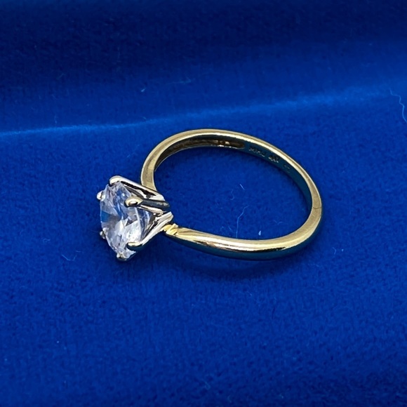 💛 10k Gold 2ct CZ Solitaire Ring - Picture 3 of 6